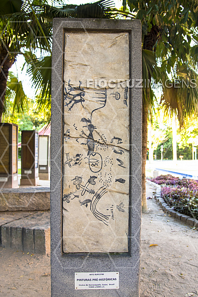 Jardim dos códigos: arte rupestre.