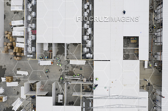 Montagem da estrutura do Centro Hospitalar Covid-19