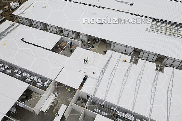 Montagem da estrutura do Centro Hospitalar Covid-19