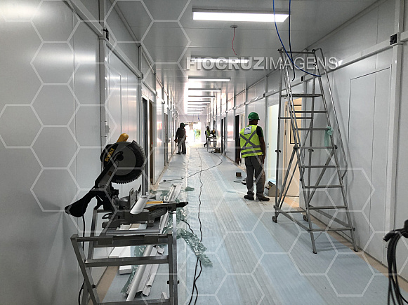 Montagem da estrutura do Centro Hospitalar Covid-19