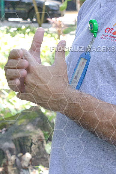 Libras (Língua Brasileira de Sinais)