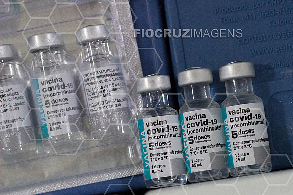 Ampolas da vacina Covid-19.